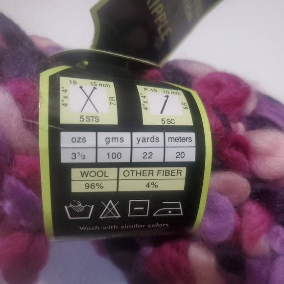 2/$15 Y2K Boucle Yarn Sensations Ripple Berry Multi 807404075982 - Picture 3 of 5